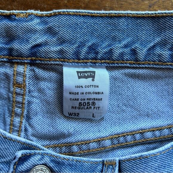Levi’s Vintage 505 Regular Fit Light Wash 8-Inch Inseam Denim Shorts Size W32 - Picture 10 of 11
